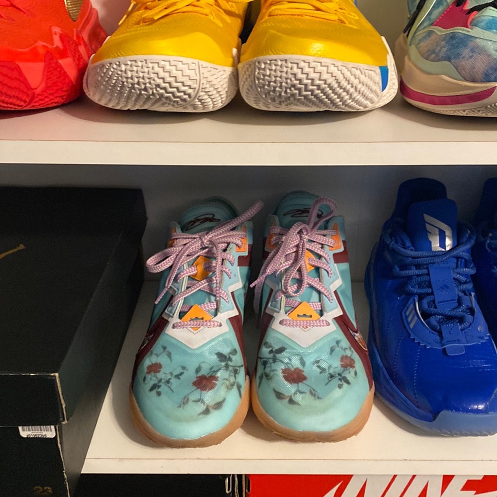 Lebron 18 Mimi Plange Sz 9.5